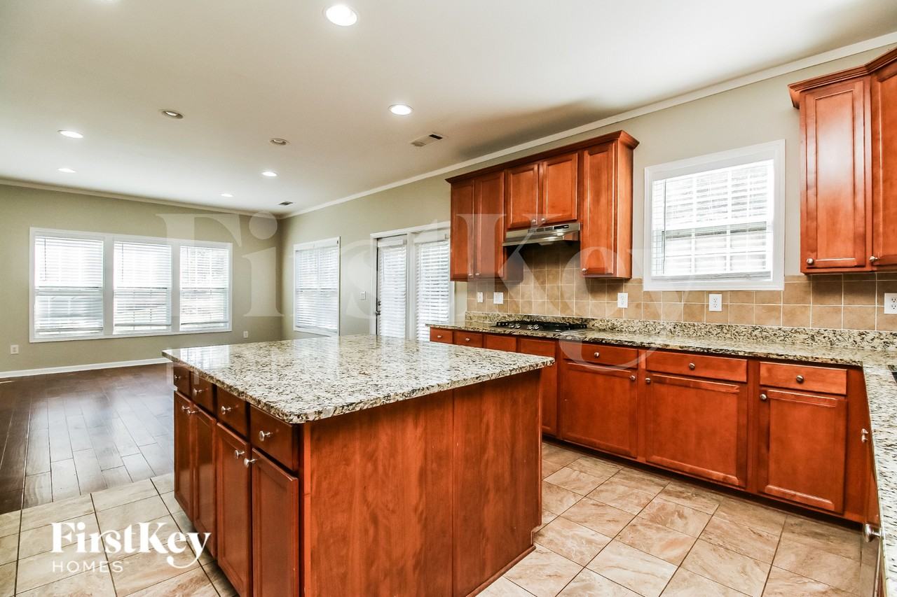 2304 Blackburn Pass - Photo 7 of 19