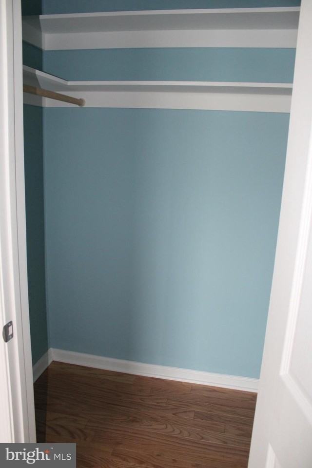 2754 Hollywood Rd Apt 101 - Photo 7 of 10