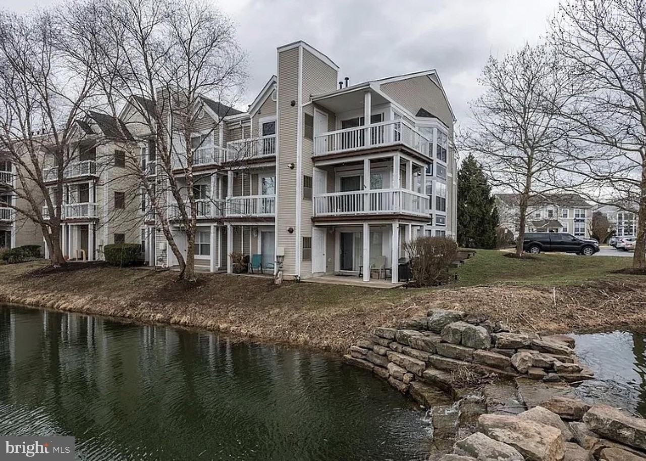 20579 Snowshoe Sq Unit 301 - Photo 2 of 13