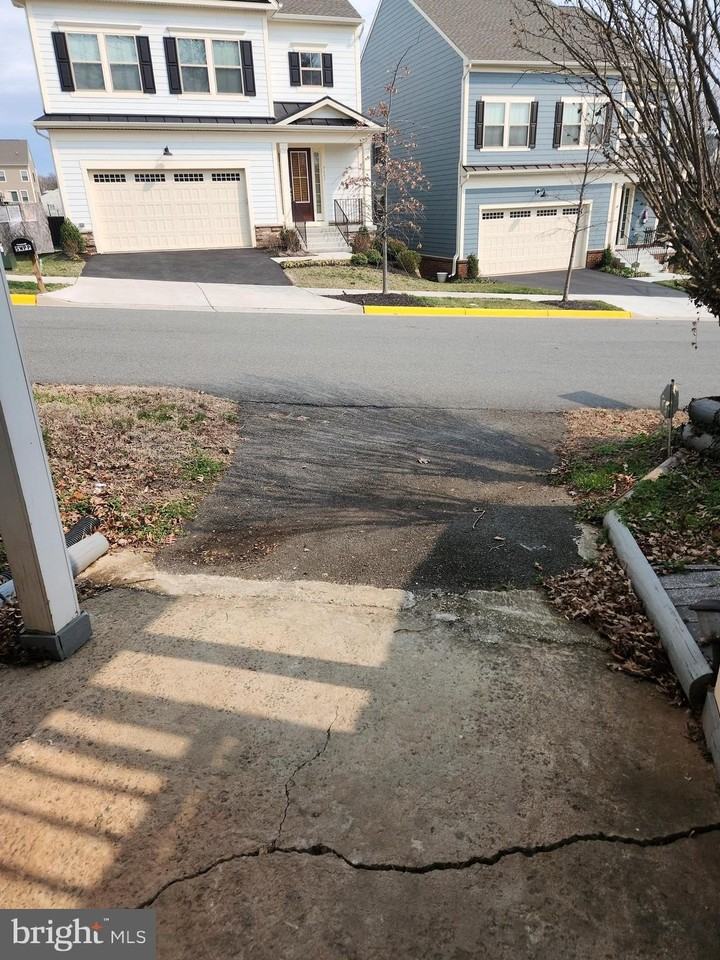 9606 Jefferson St - Photo 3 of 15