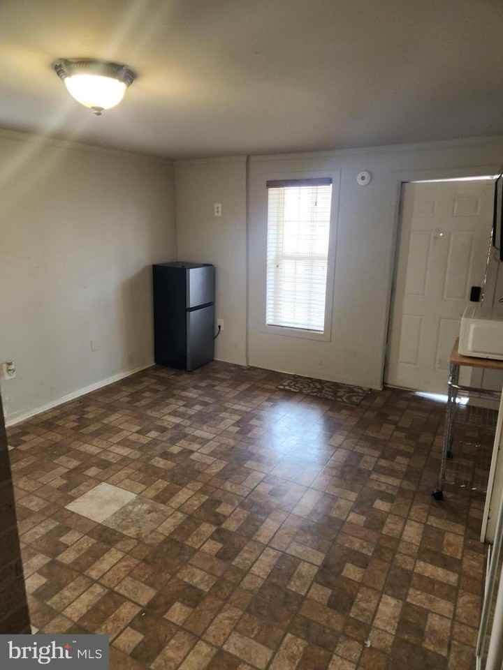 9606 Jefferson St - Photo 7 of 15