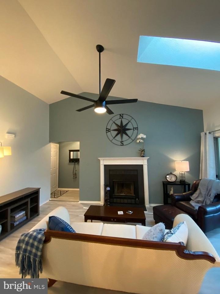 2784 Bordeaux Pl - Photo 4 of 16