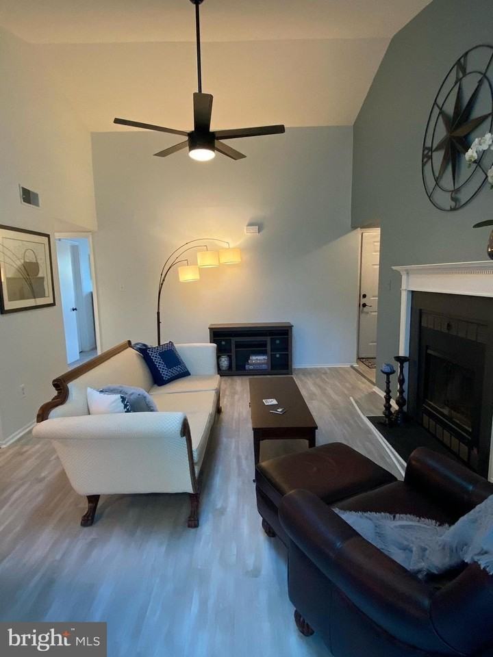 2784 Bordeaux Pl - Photo 5 of 16