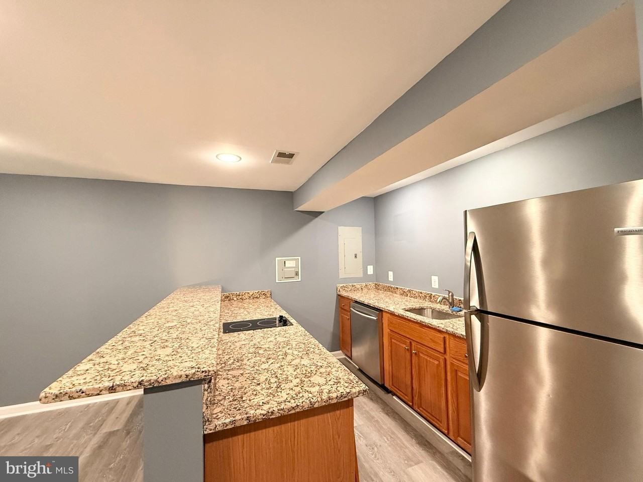 10196 Breezeway Dr - Photo 5 of 11