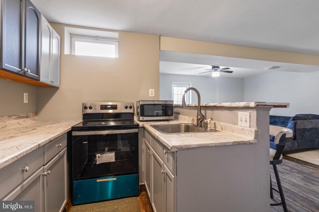 10496 Neale Sound Ct - Photo 4 of 19