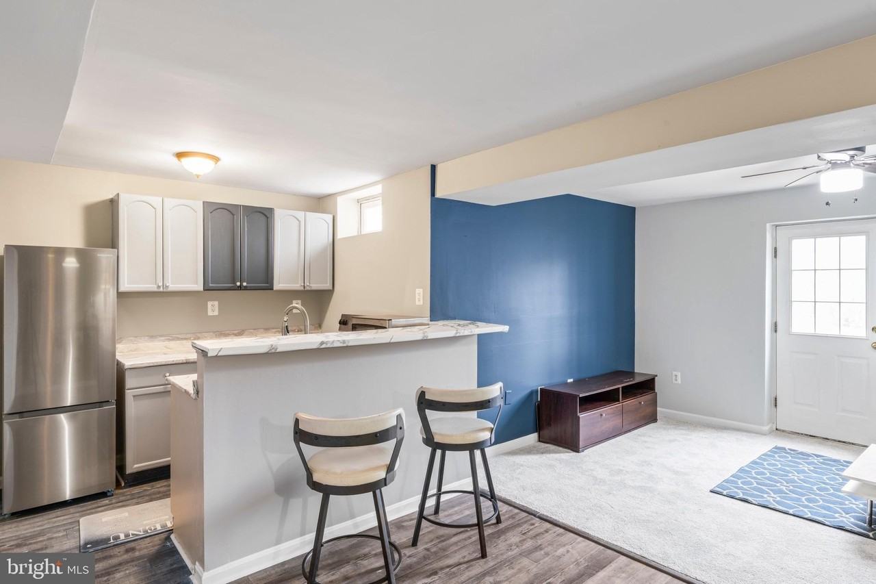 10496 Neale Sound Ct - Photo 7 of 19