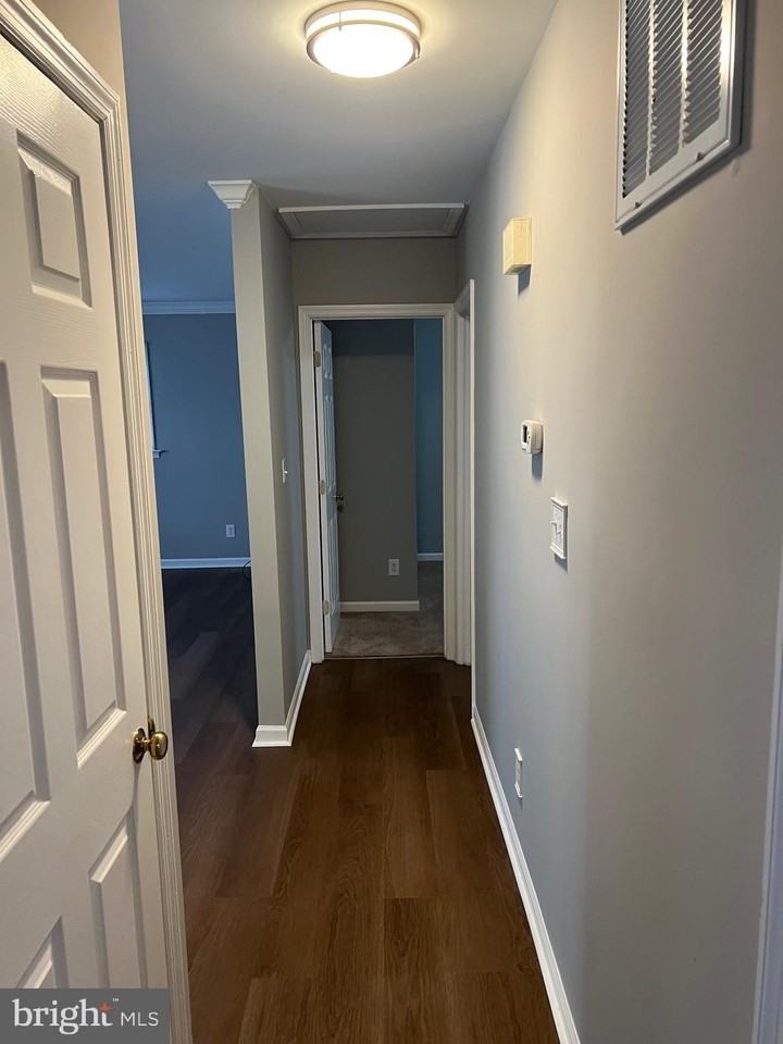 11211 Surry Woods Ct - Photo 3 of 31