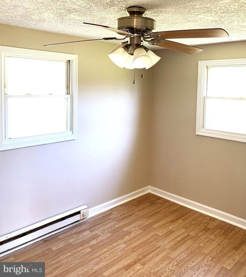 90 Charles Way - Photo 6 of 8