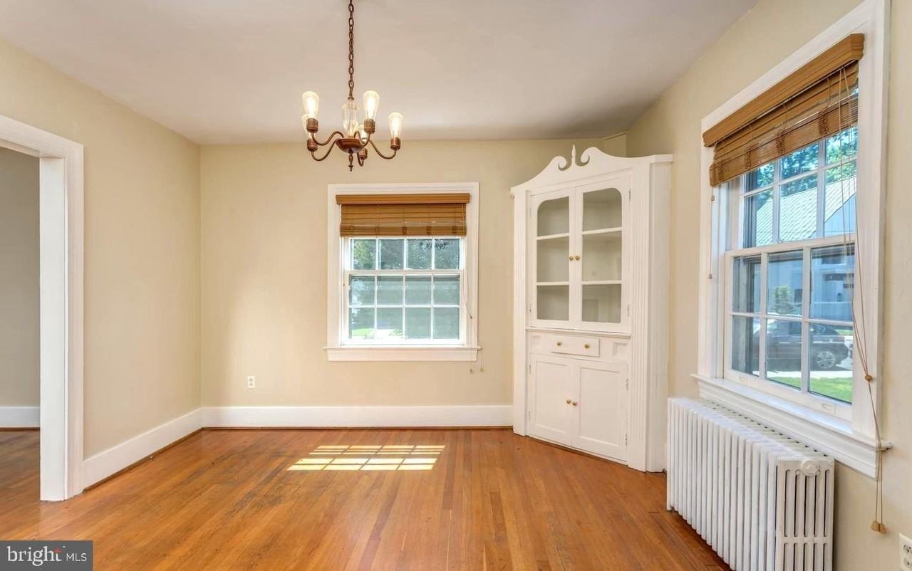 107 Morgan St - Photo 5 of 12