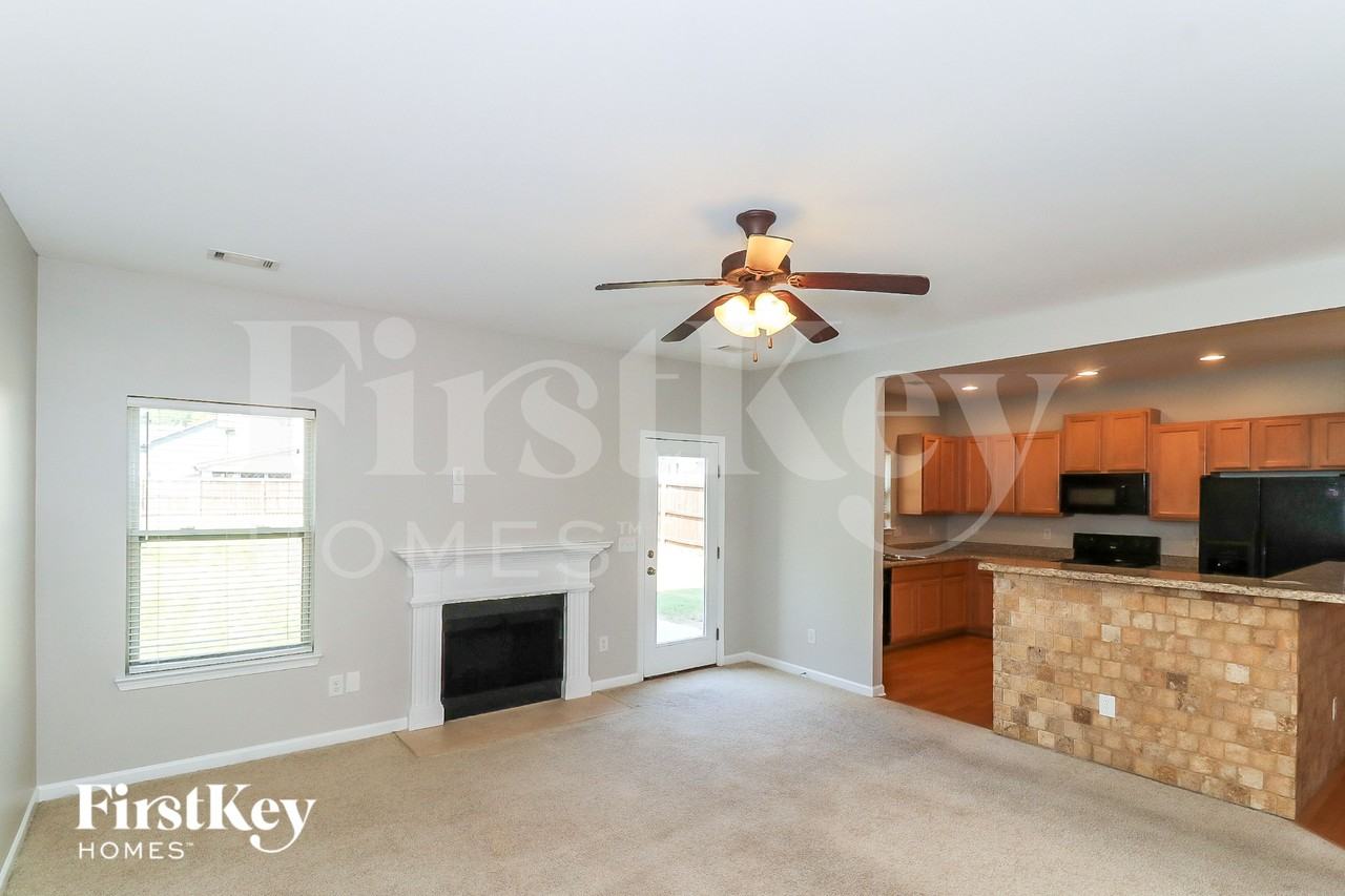 7271 Silk Tree Pointe - Photo 3 of 15