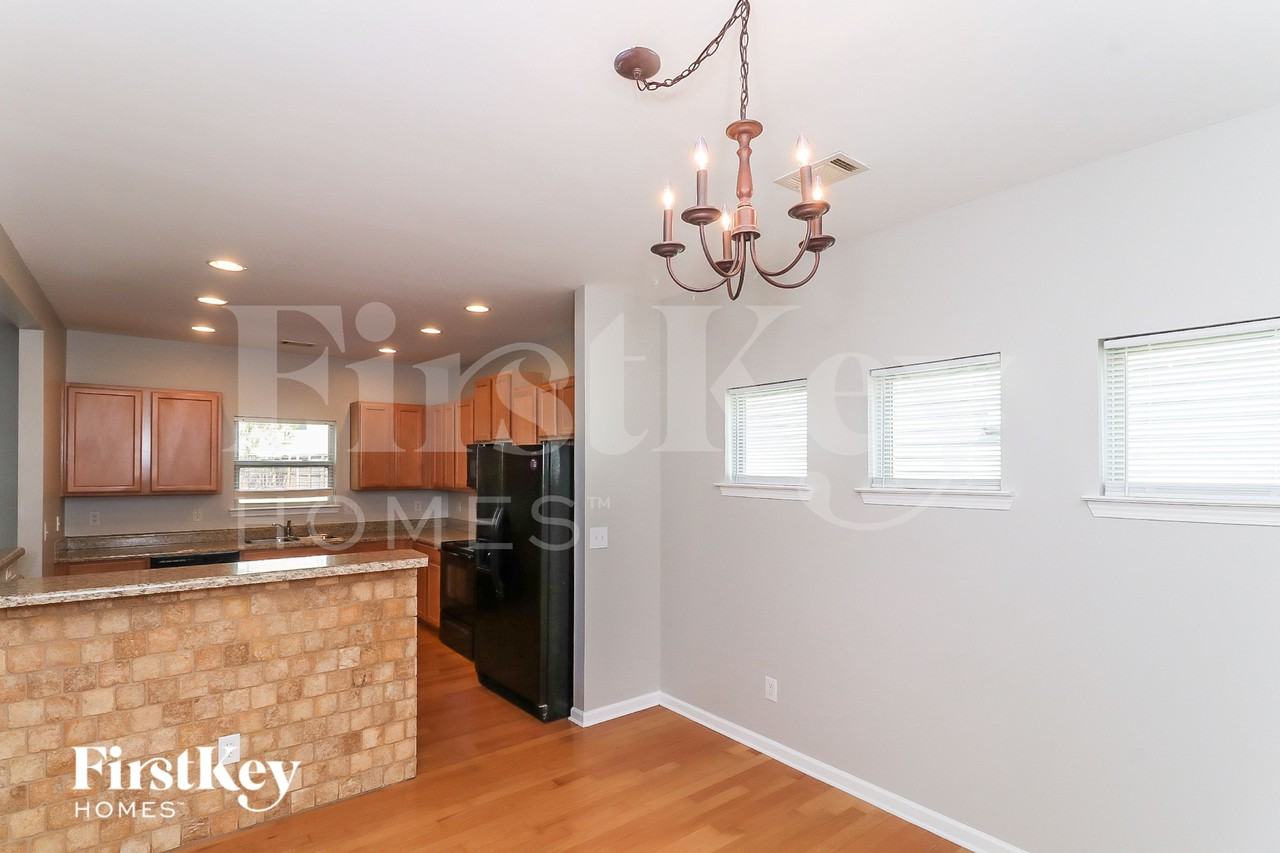 7271 Silk Tree Pointe - Photo 4 of 15