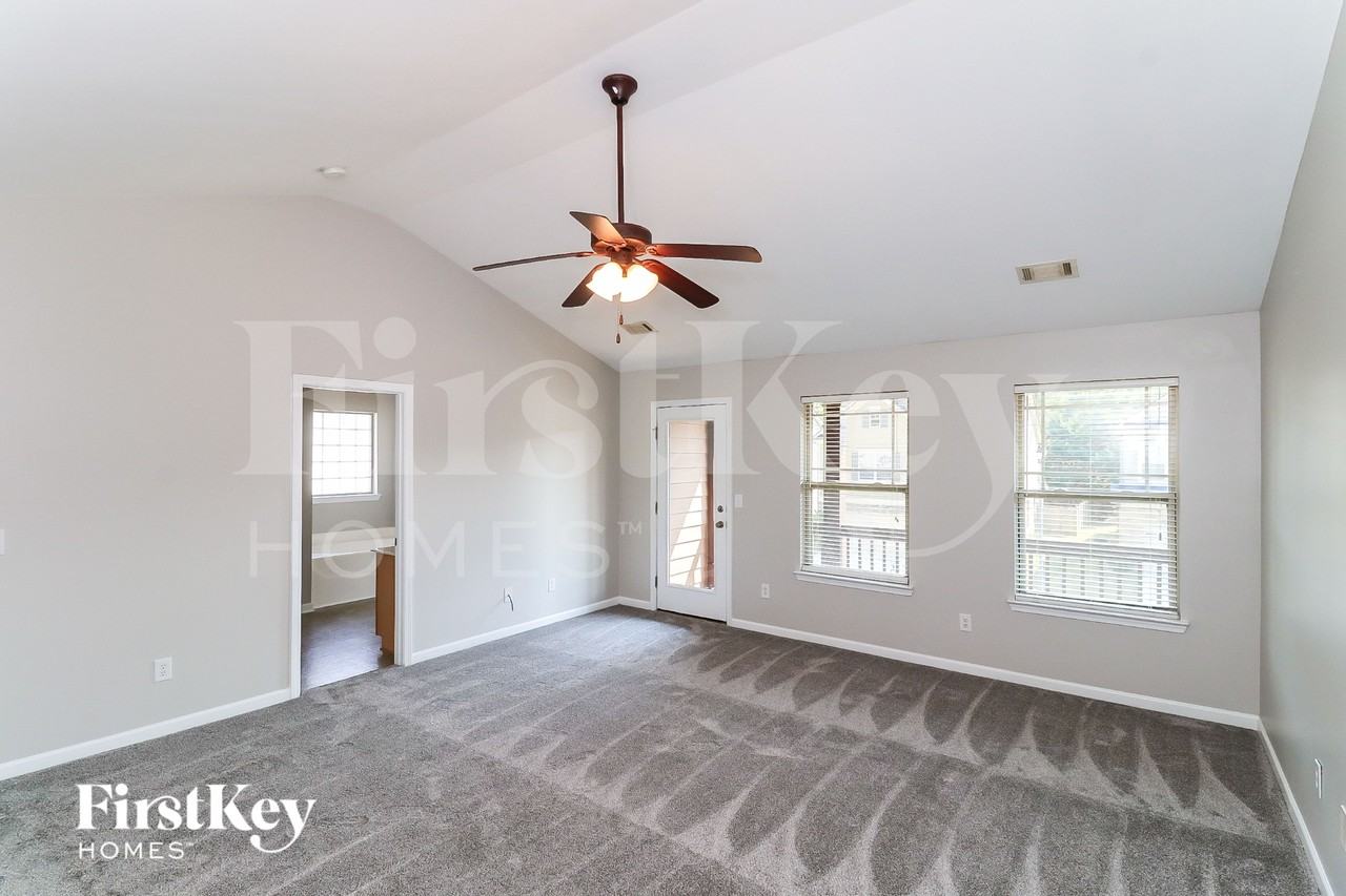 7271 Silk Tree Pointe - Photo 7 of 15