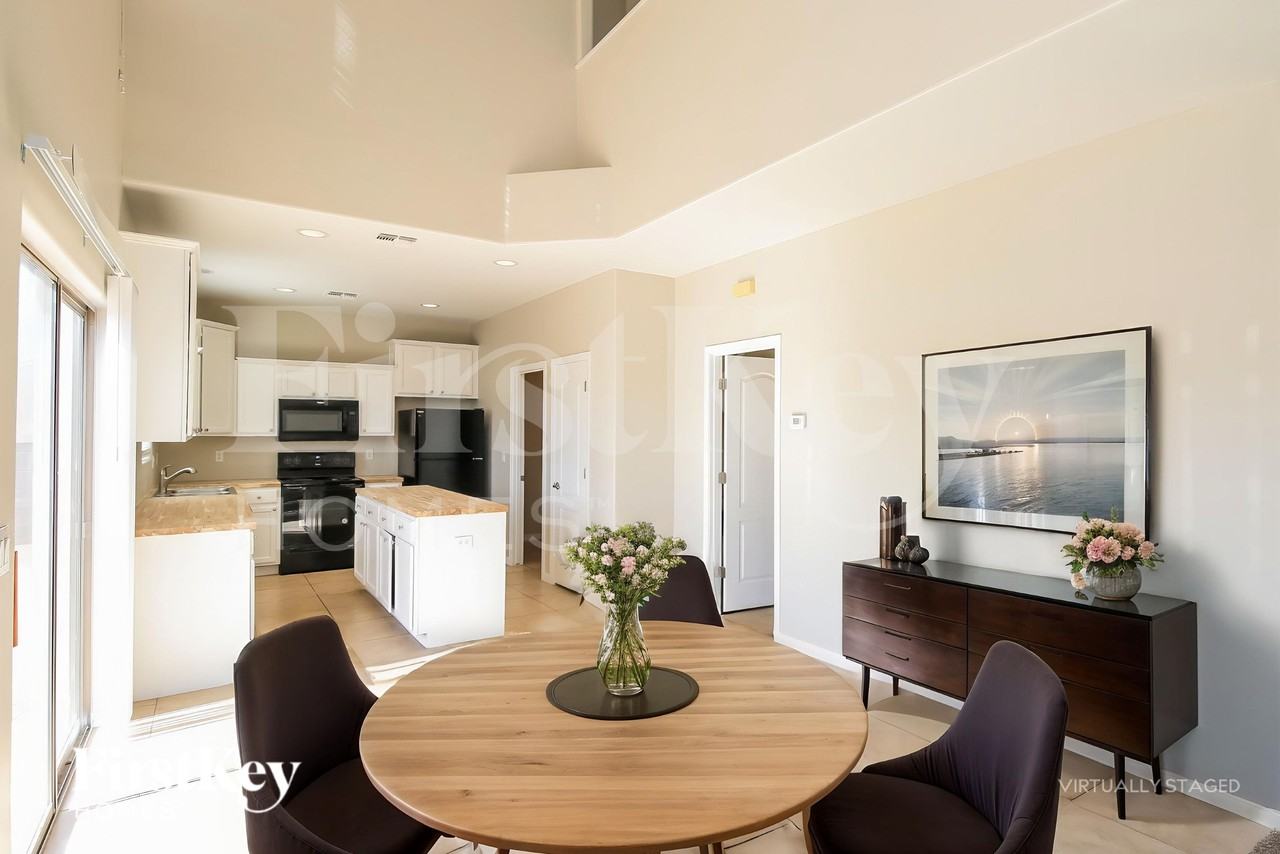 7111 N 27th Ln - Photo 7 of 19