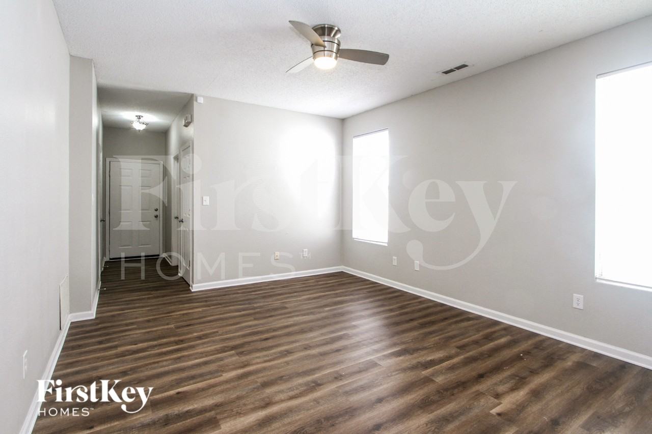 5523 Dollar Run Ln - Photo 3 of 19