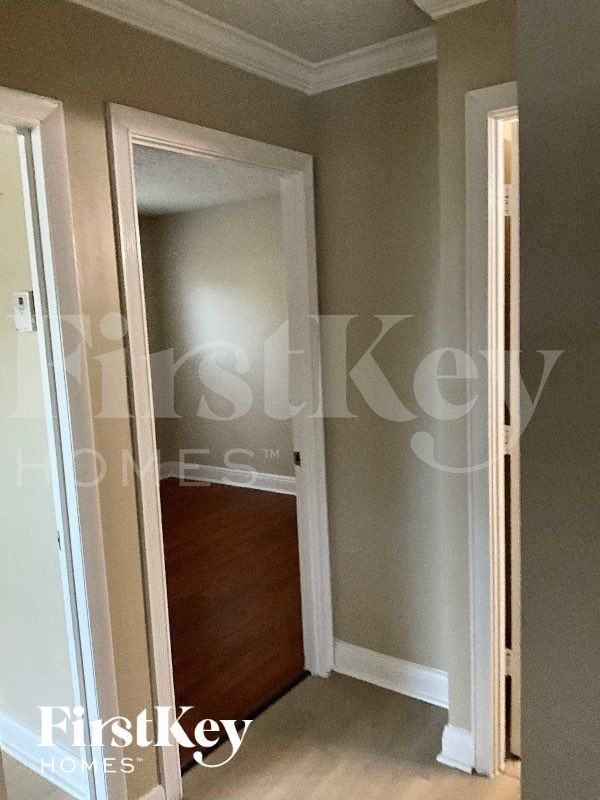 5484 Thurston Ave - Photo 4 of 12