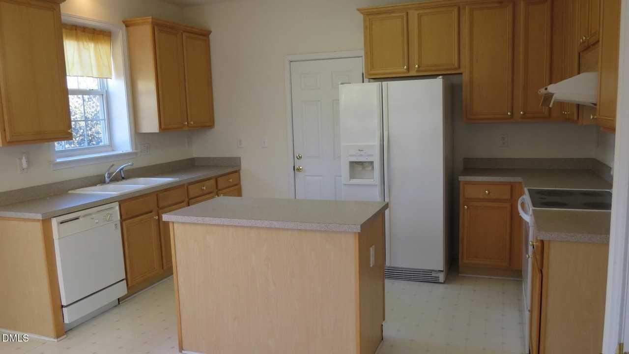 5907 Whisperwood Dr - Photo 2 of 21