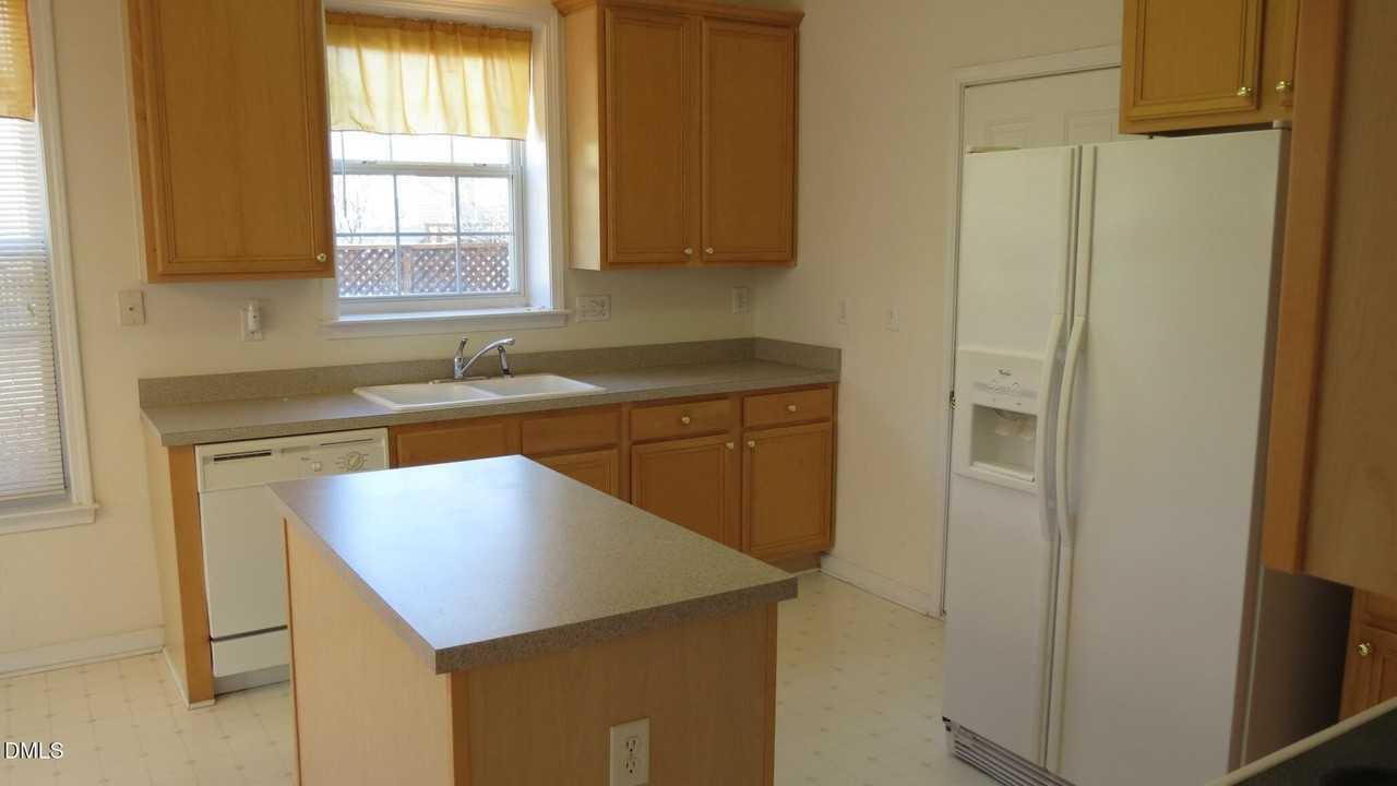 5907 Whisperwood Dr - Photo 3 of 21