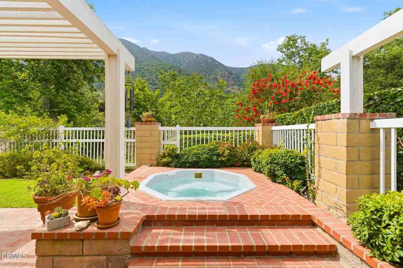 6526 Lada Ave - Photo 3 of 33