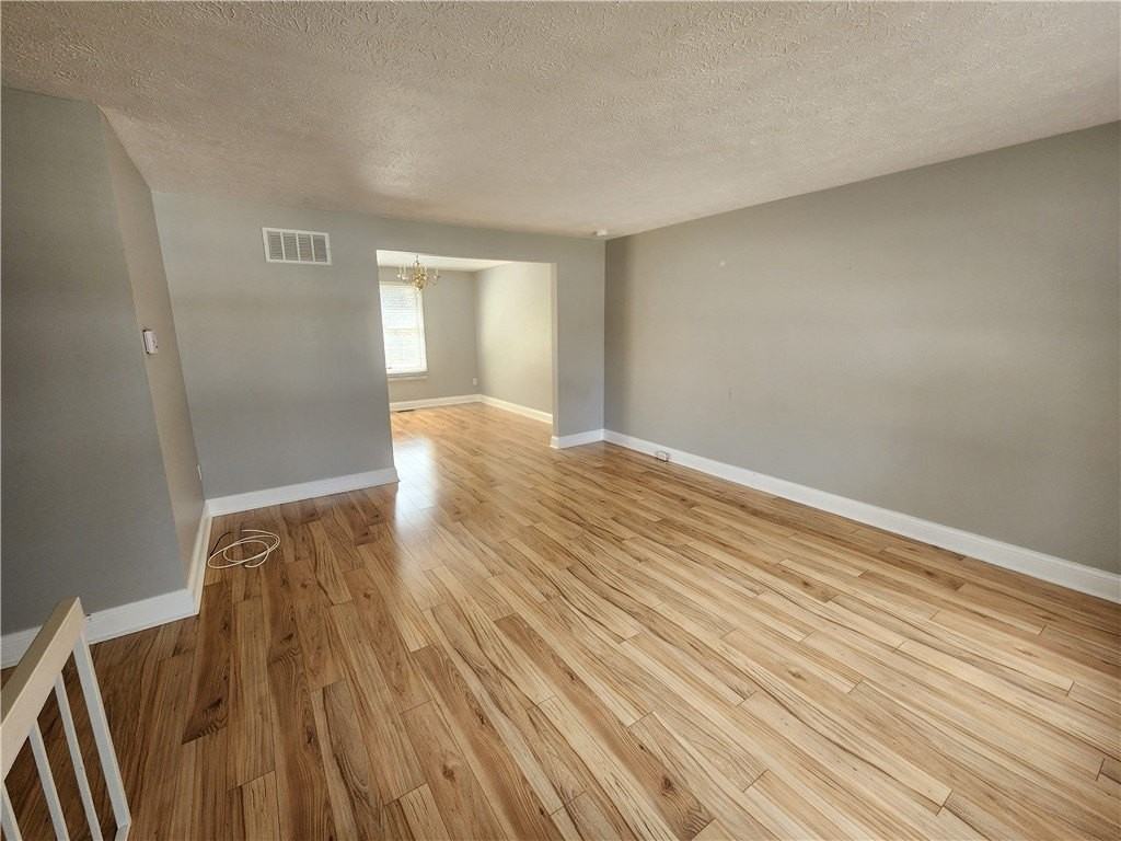 240 Quail Run Rd - Photo 3 of 32