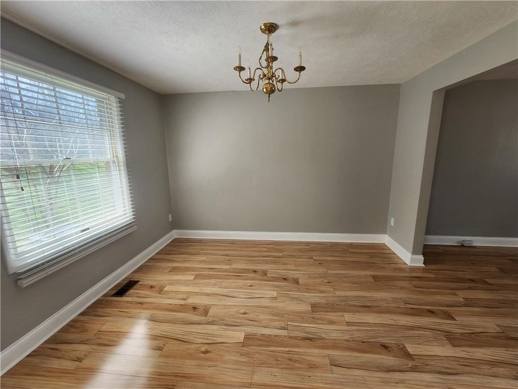 240 Quail Run Rd - Photo 6 of 32