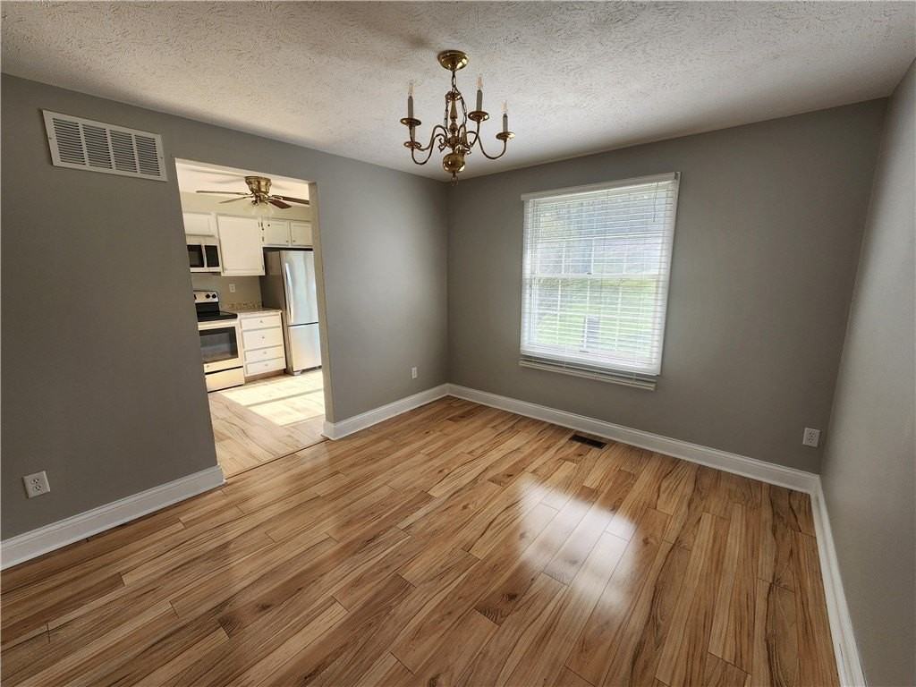 240 Quail Run Rd - Photo 7 of 32