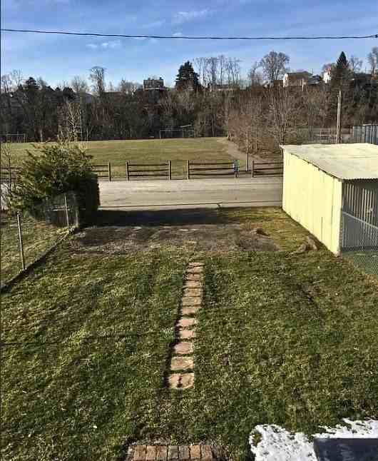 546 Grant Ave - Photo 4 of 4