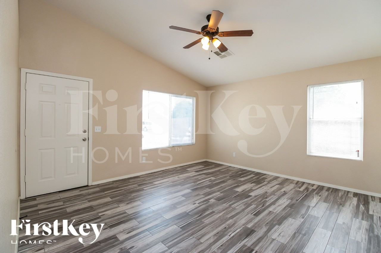4128 W Solar Dr - Photo 3 of 16