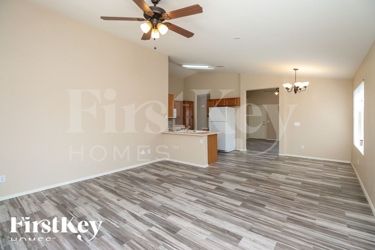 4128 W Solar Dr - Photo 4 of 16