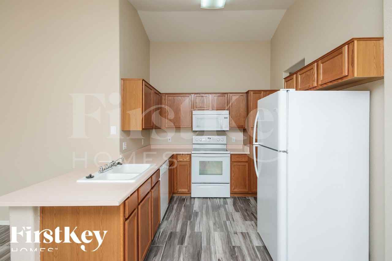 4128 W Solar Dr - Photo 6 of 16
