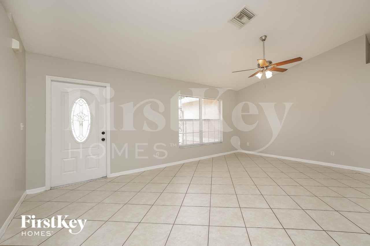 4103 10th St Sw - Photo 4 of 19