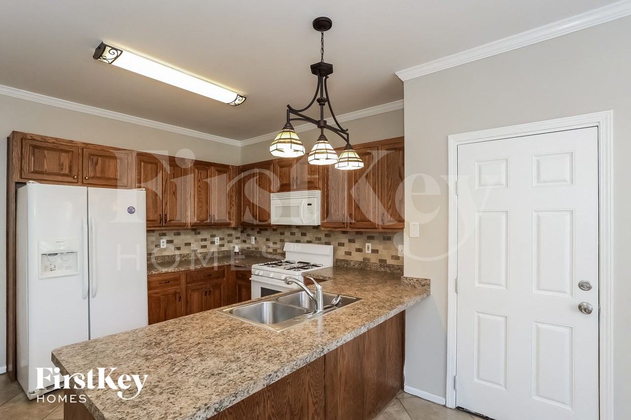 3888 Brookgreen Pt - Photo 6 of 15