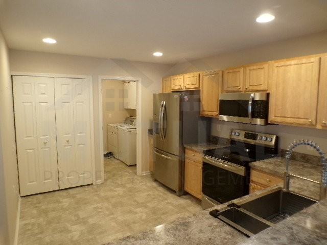 6575 Cortland Ave - Photo 6 of 8