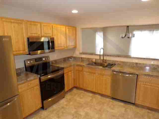 6575 Cortland Ave - Photo 7 of 8