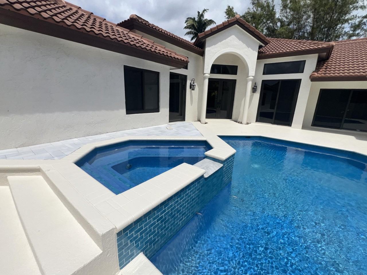 20077 Palm Island Dr - Photo 3 of 40