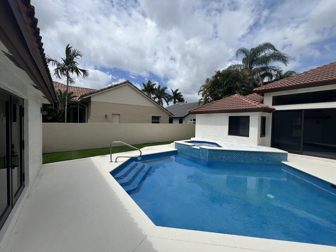 20077 Palm Island Dr - Photo 4 of 40