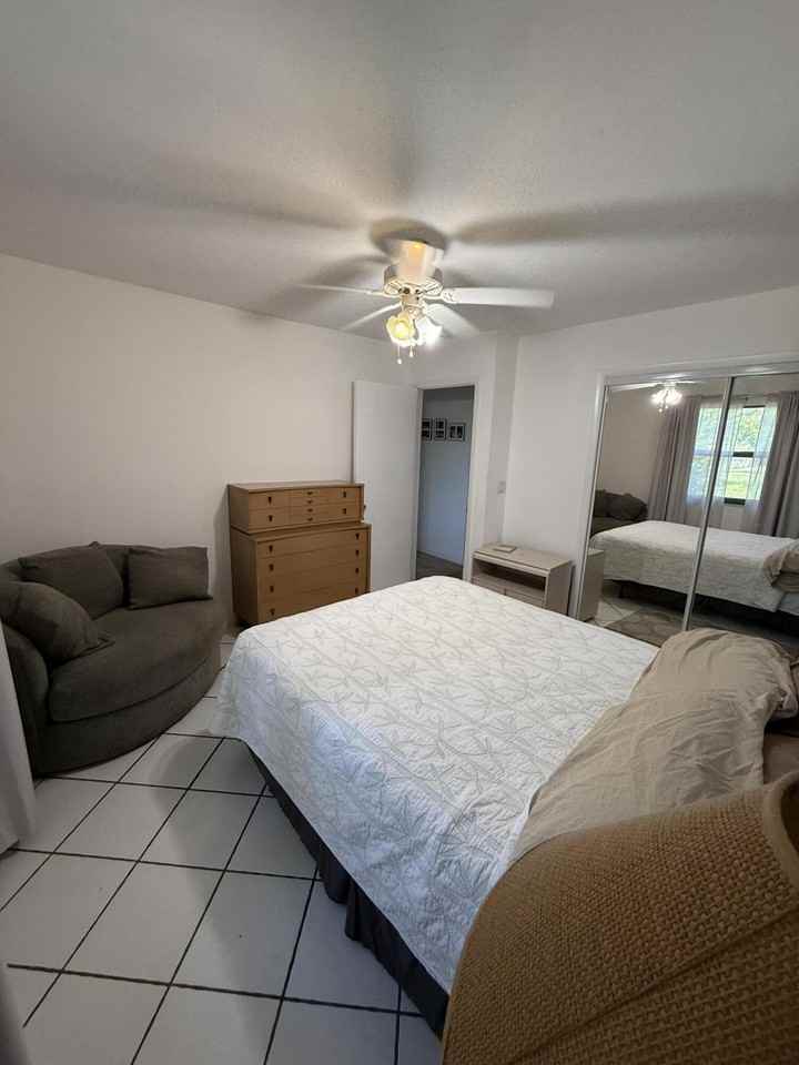 2507 Canterbury Dr N - Photo 4 of 14