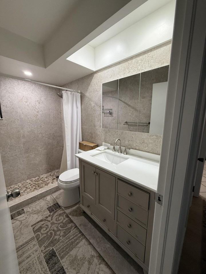 2507 Canterbury Dr N - Photo 5 of 14