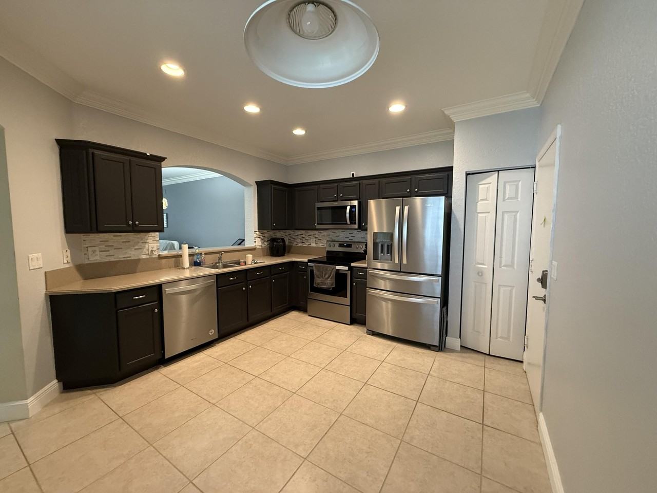 2136 Oakmont Dr - Photo 4 of 34