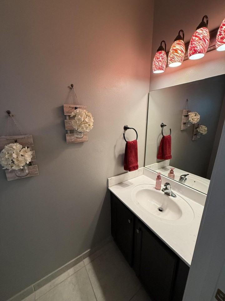 2136 Oakmont Dr - Photo 6 of 34