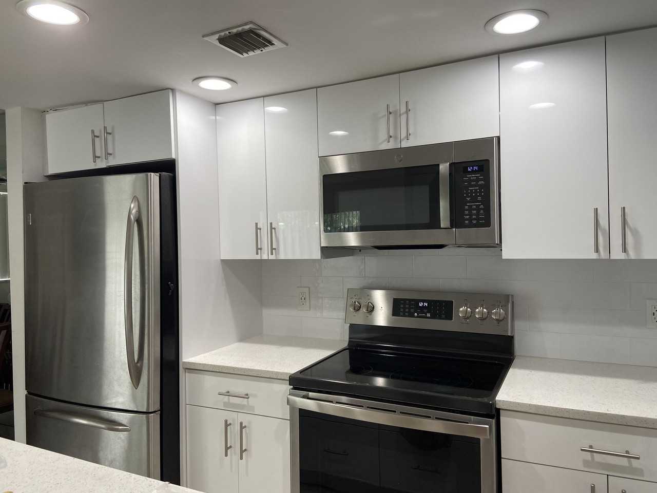 1829 Fairview Villas Dr Apt 2 - Photo 2 of 17