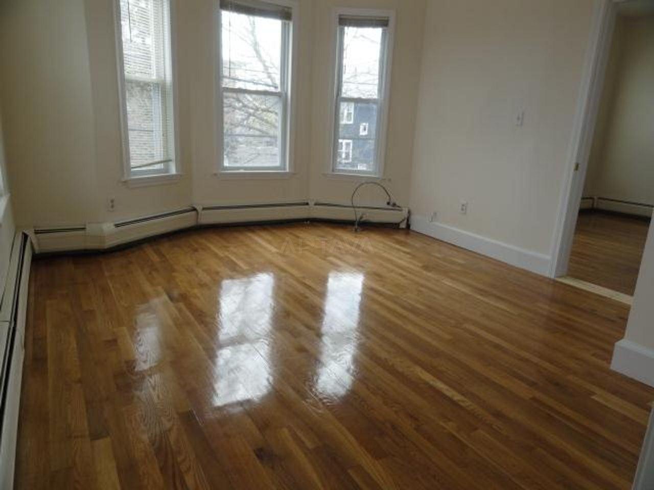 38 Bond St #2R - Photo 3 of 6