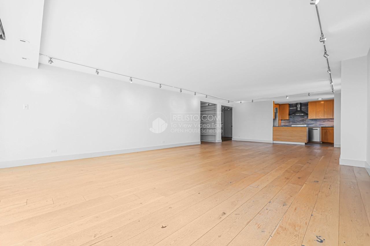 2200 Pacific Ave - Photo 3 of 44