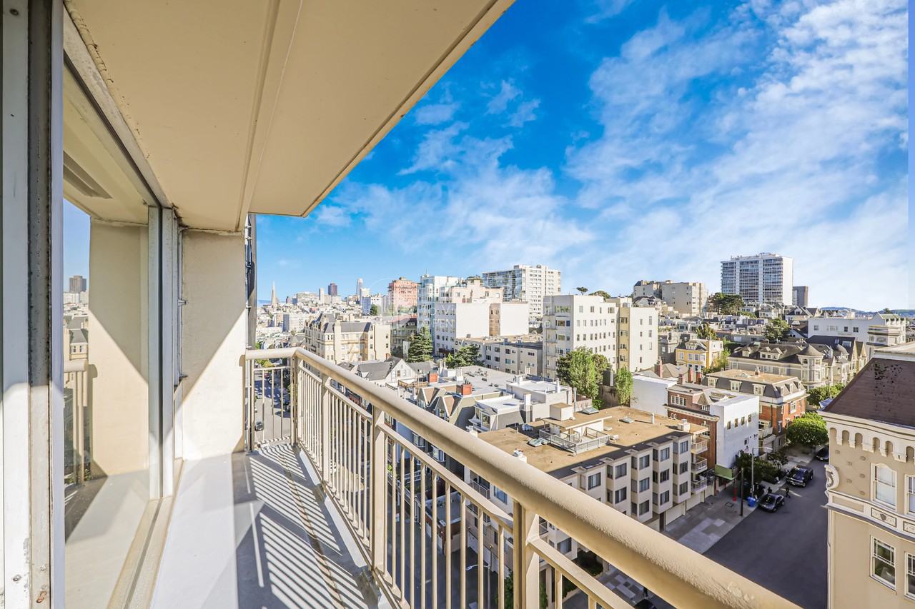 2200 Pacific Ave - Photo 6 of 44