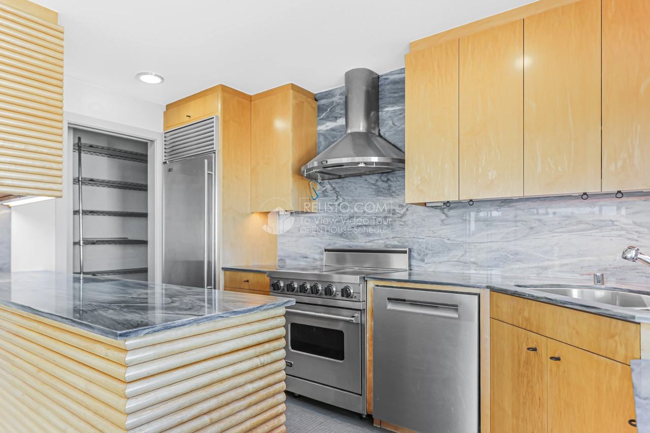 2200 Pacific Ave - Photo 7 of 44