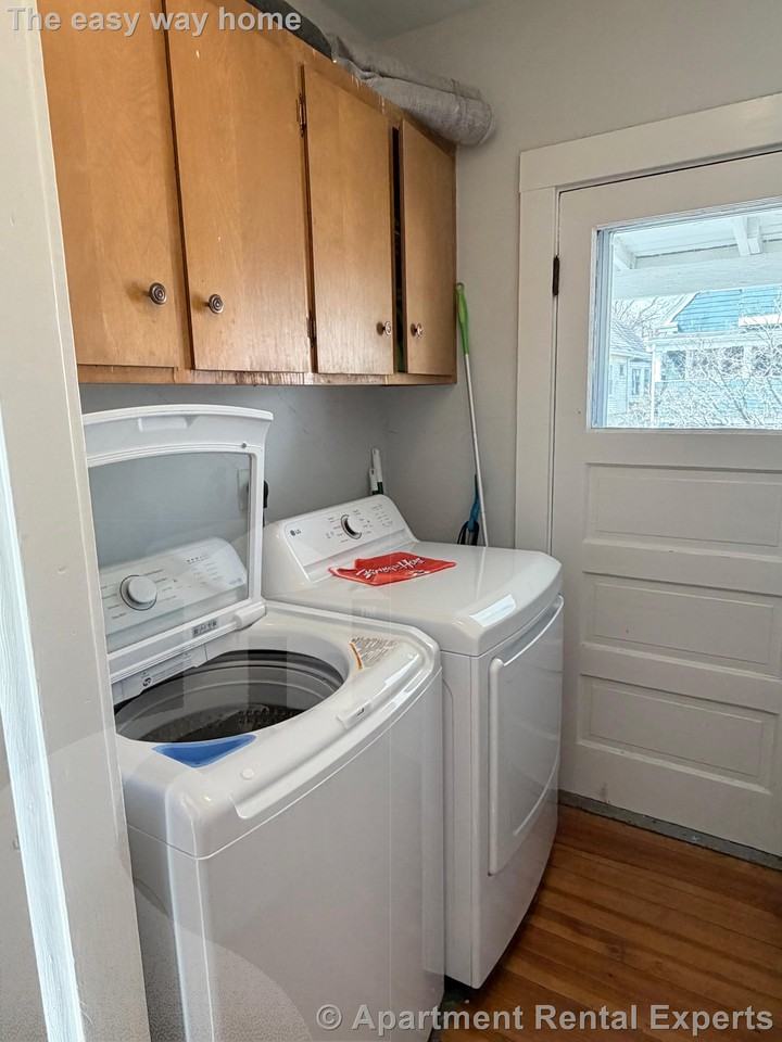 34 Leonard St #2 - Photo 4 of 19