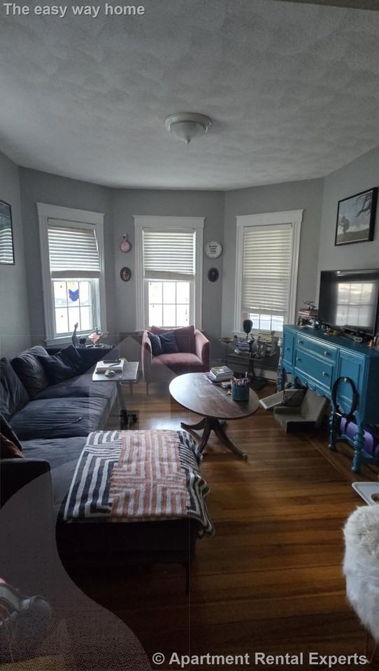 835 Fellsway - Photo 5 of 15