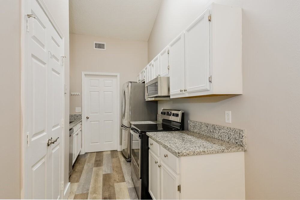 12791 Serenade Cir N - Photo 7 of 16