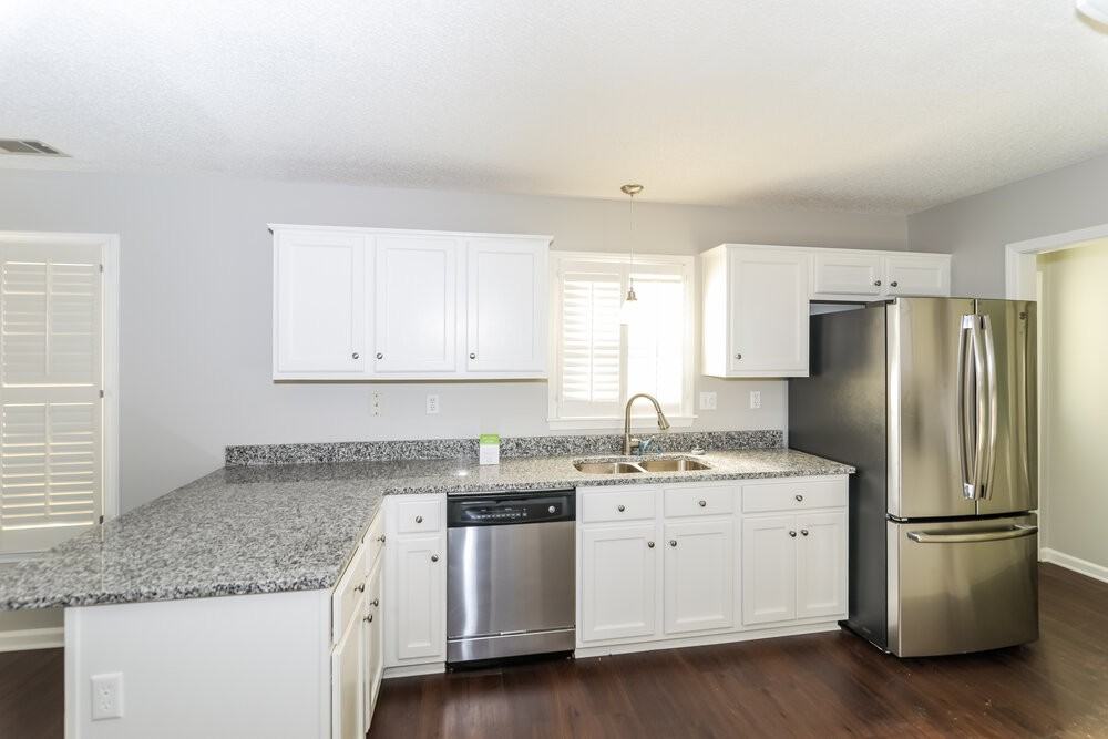 1515 Cider House Ln - Photo 6 of 15