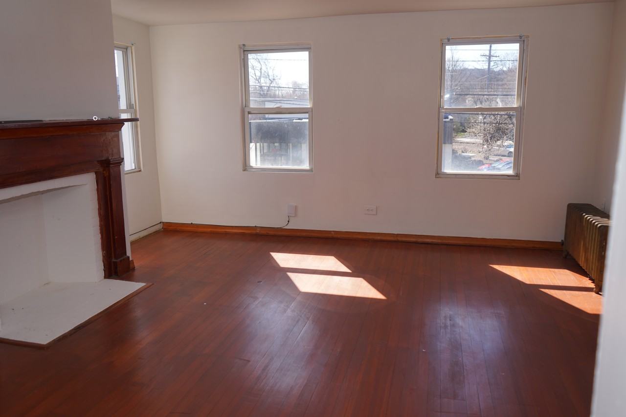 430 Main St - Photo 3 of 8