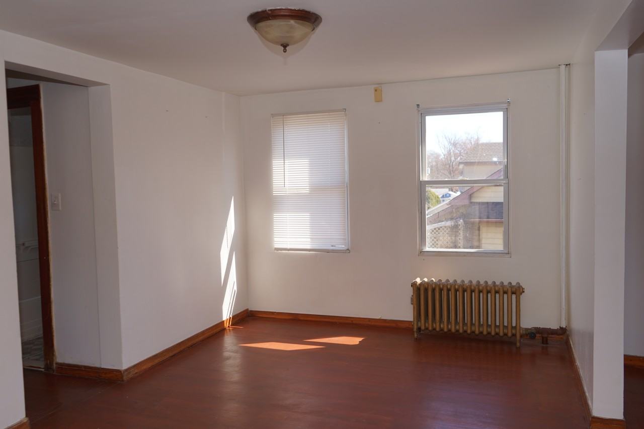 430 Main St - Photo 4 of 8